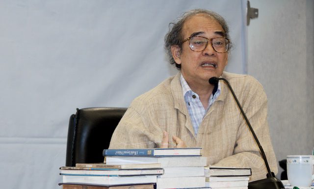 รัฐบาลเหน็บ “ธีรยุทธ” อย่าติเรือทั้งโกลน ติโขนยังไม่ทรงเครื่อง