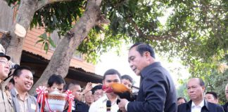 นายกฯบอกชาวพิษณุโลกไม่สามารถสร้างเขื่อนได้ แต่จะสร้างอ่างเก็บน้ำ-แก้มลิง