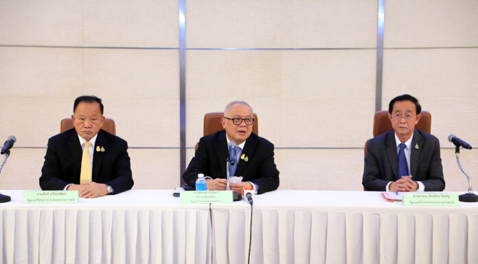 รองนายกฯด้านเศรษฐกิจระบุเศรษฐกิจไทยผ่านจุดต่ำสุดไปแล้วในไตรมาส 2 และฟื้นตัวต่อเนื่อง