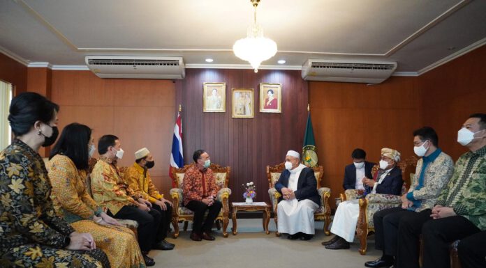 ประธานกรรมการธนาคารอิสลามแห่งประเทศไทยเข้าเยี่ยมคารวะจุฬาราชมนตรี