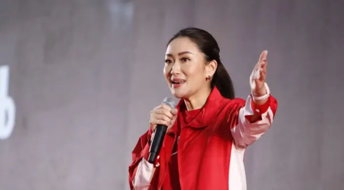 “แพทองธาร” อาสาขนสินค้าเกษตรไปขายต่างประเทศ