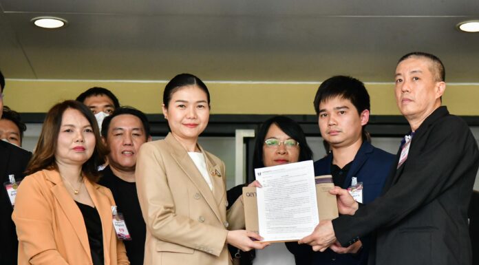 “รมต.จิราพร” รับหนังสือจากผู้เสียหาย BYD เร่งเจรจาหามาตรการดูแลเยียวยาผู้บริโภคเพิ่มเติม