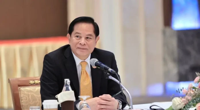 “พีระพันธุ์” แจงปมโครงการรับซื้อไฟฟ้าพลังงานหมุนเวียน