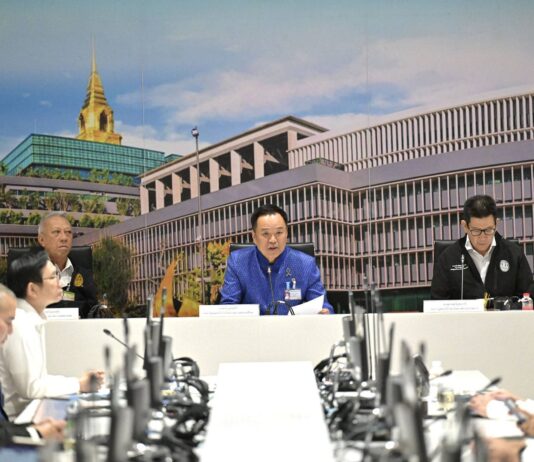 ศบก. เร่งกระจายน้ำมันทั่วประเทศ ผ่อนปรนขนส่ง 24 ชม. เพิ่มเที่ยววิ่ง พร้อมเสริม B20 แก้ปัญหาตึงตัว