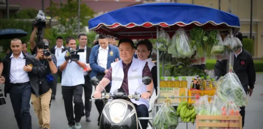 “อนุทิน” เดินหน้า “ไทยช่วยไทย” ครั้งที่ 3 ผนึกรถพุ่มพวงทั่วประเทศ กระจายสินค้าราคาประหยัดครบ 878 อำเภอ