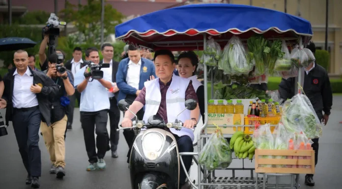 “อนุทิน” เดินหน้า “ไทยช่วยไทย” ครั้งที่ 3 ผนึกรถพุ่มพวงทั่วประเทศ กระจายสินค้าราคาประหยัดครบ 878 อำเภอ